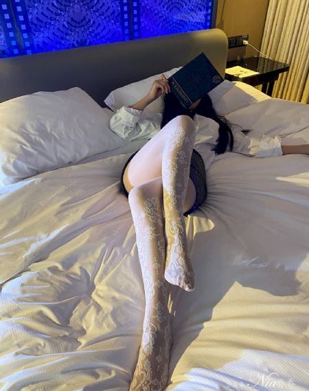 成人欧美一区二区三区黑人孕妇_4K高清视频观看